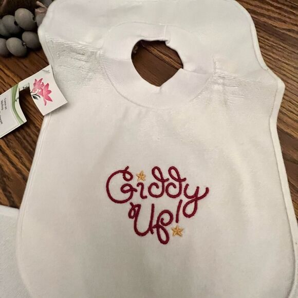 NWT, Embroidered 0-3 month Onesie, Burp Cloth and Bib Set - Picture 5 of 7